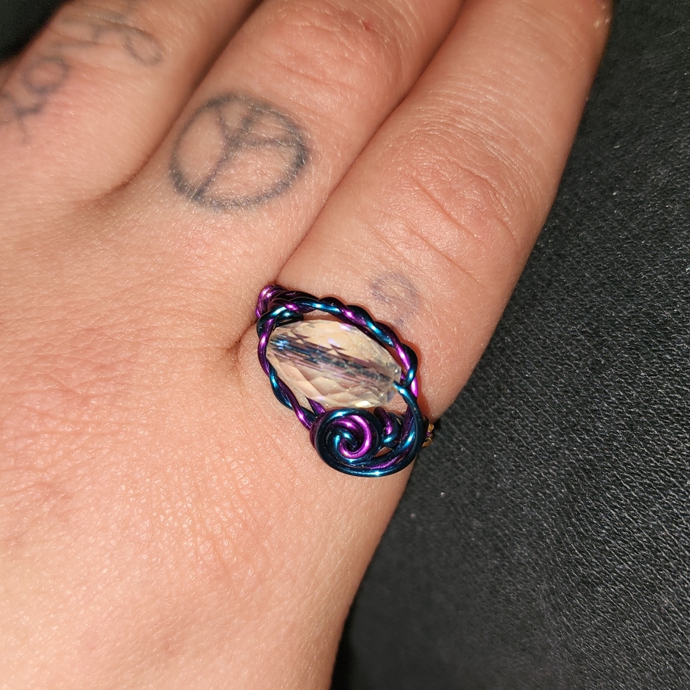 Unique wire ring - Picture 2 of 3